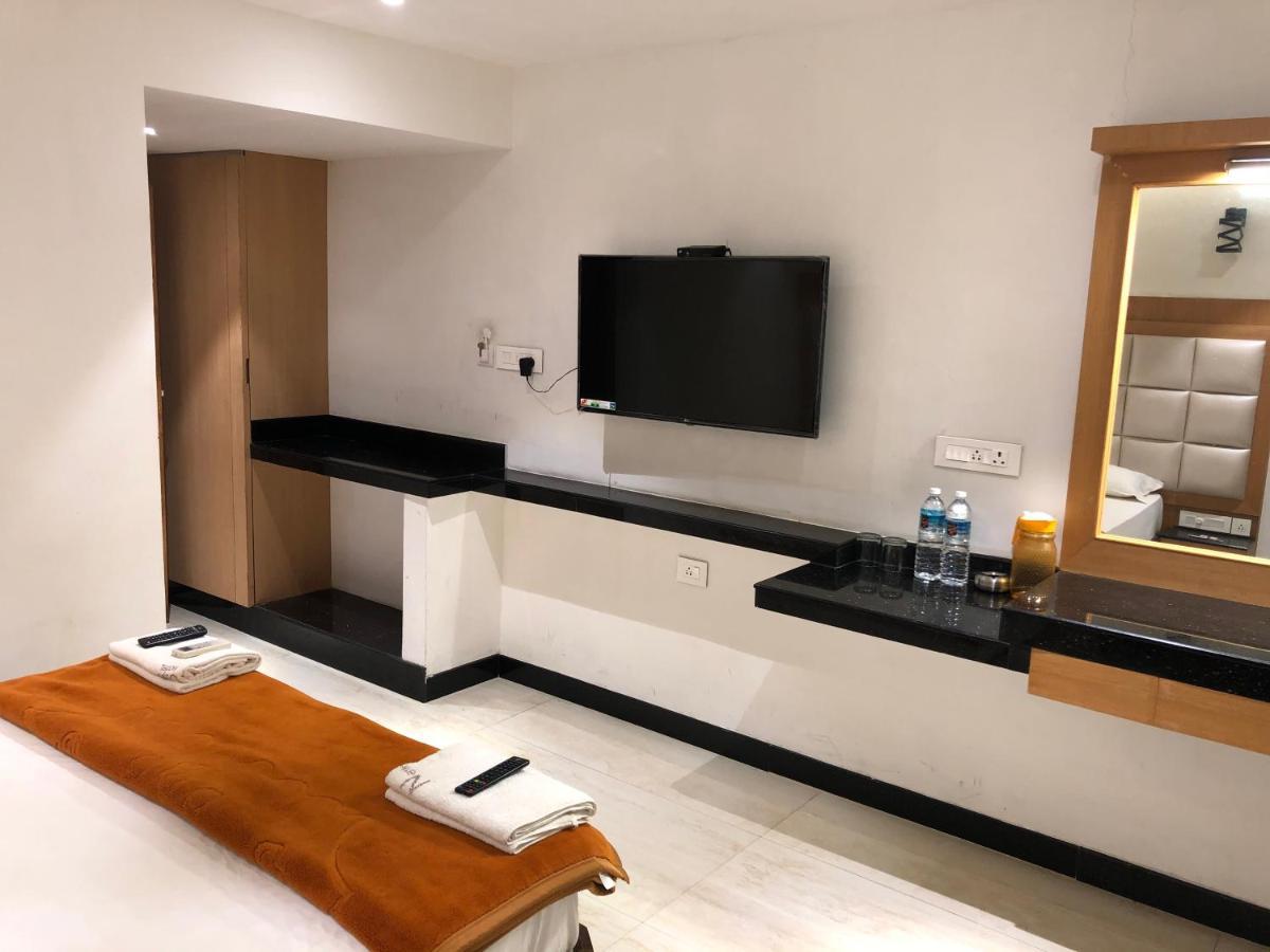 New Cape Hotel Kanyakumari Exteriör bild